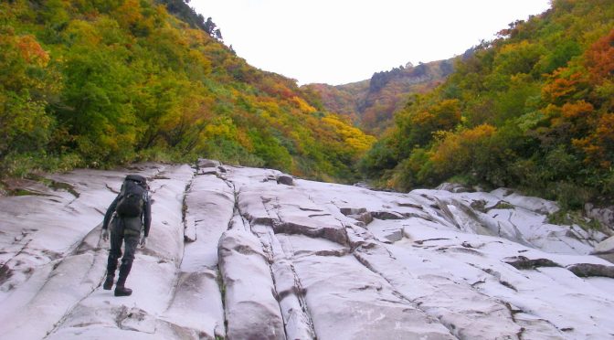 割引沢～ヌクビ沢～巻機山～井戸尾根