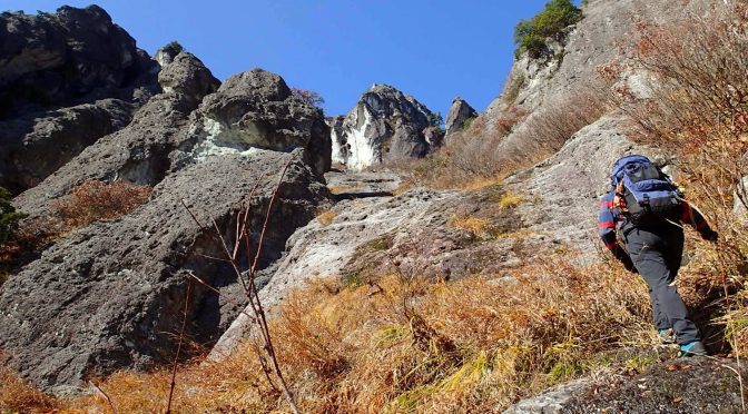 御前ヶ遊窟〜井戸小屋山
