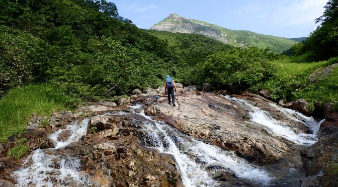 東黒沢〜ナルミズ沢〜朝日岳〜宝川温泉